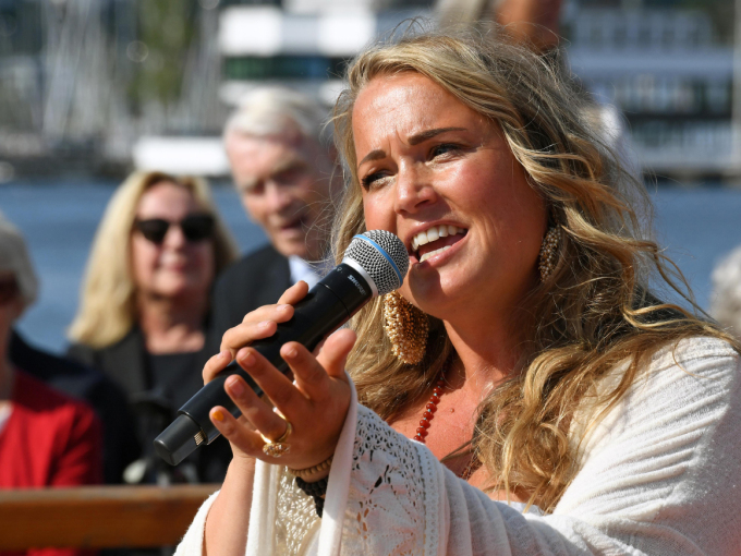 Helene Bøksle song under opninga av seremonien. Foto: Sven Gj. Gjeruldsen, Det kongelege hoffet